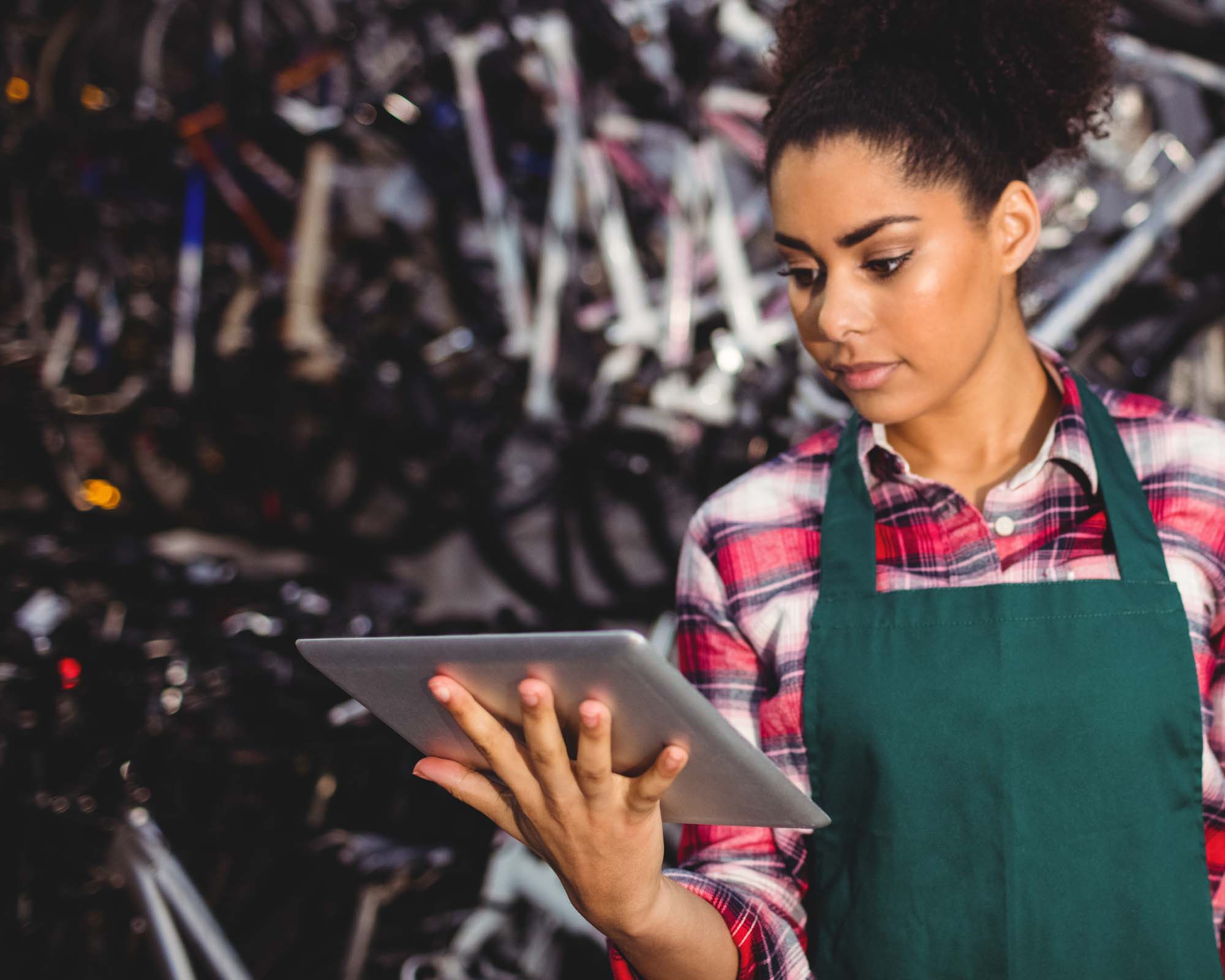 application-modernization-improves-customer-experience-and-store-operations-solutions image.jpg